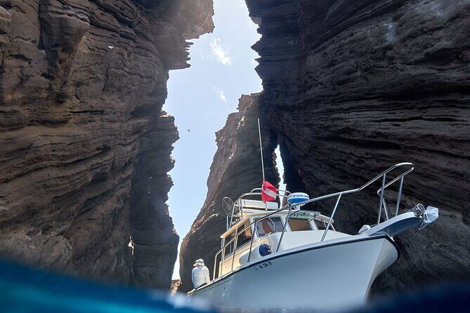 Private Niihau Scuba Charter with 2 or 3 Tank Dive Option - The Experience in Detail