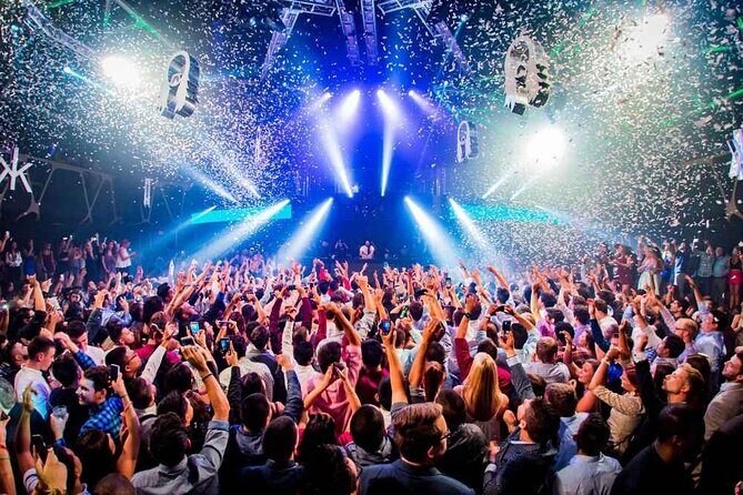 Private Party Bus Up to 30 People Vegas Nightclub Tour - Who Is This Tour Best For?