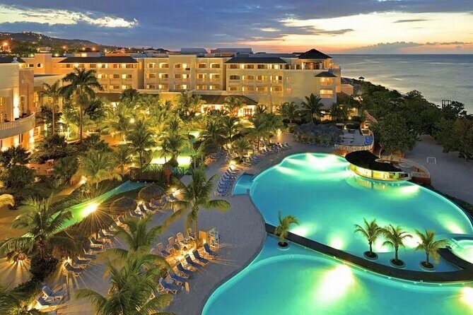 Private Round Trip Airport Transfer From Montego Bay Hotels - The Driver Experience: Knowledge and Hospitality