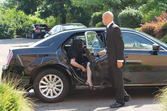 Private Transfer in a Luxury Vehicle to and from MSY Airport - An In-Depth Look at the Experience