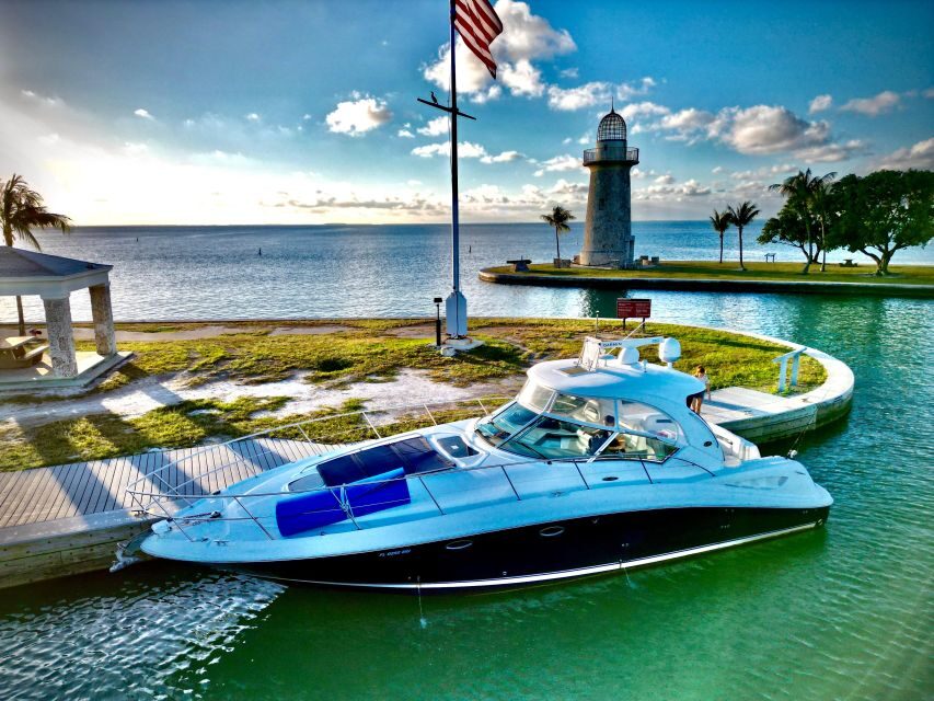 Private  Yacht Rentals  2h  Champagne gift - Why Choose This Yacht Tour?