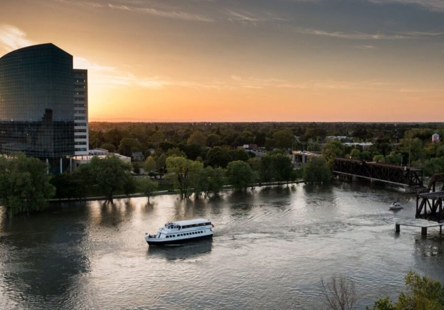 Sacramento: New Year's Eve River Cruise - What’s Included and What’s Not
