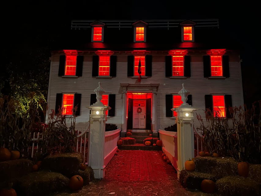 Salem, MA: Hocus Pocus Movie Guided Walking Tour - How Does the Experience Value Stack Up?