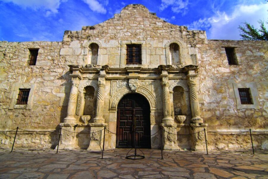 San Antonio: Small Group Tour w/ Alamo, Tower & River Cruise - Deep Dive into Each Stop