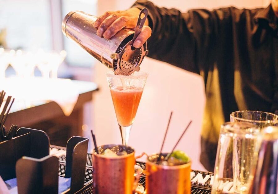 San Diego: Buffet Dinner Cruise with Drinks - Who Will Love This Experience?