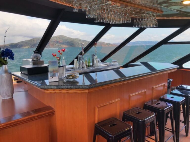 San Francisco: Empress Yacht New Year's Eve Party Cruise - In-Depth Look at the Itinerary & Highlights