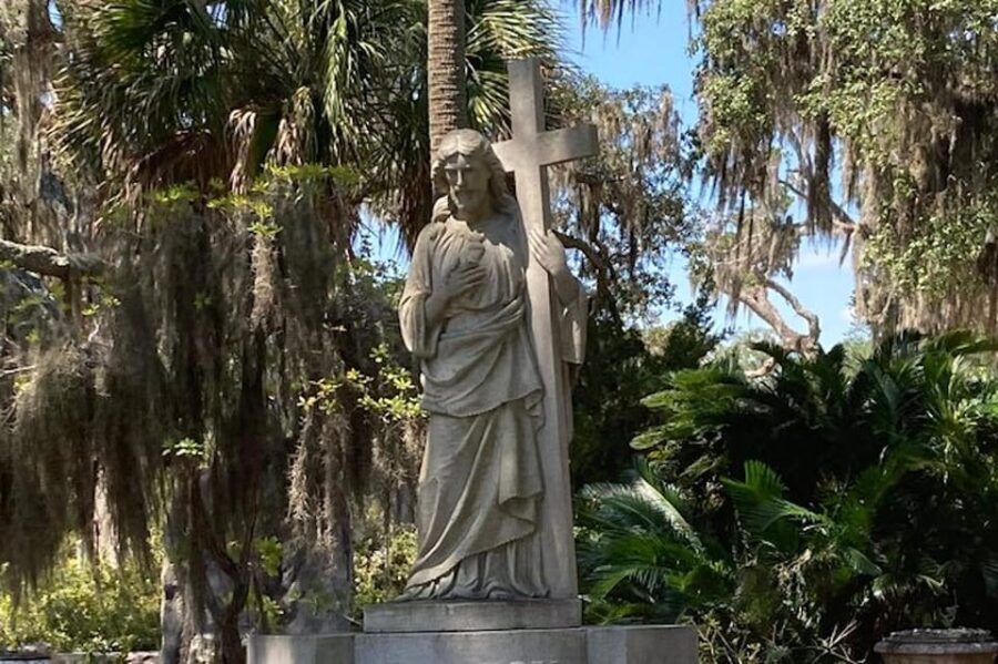 Savannah: Bonaventure Cemetery Golf Cart Guided Tour - Who Should Consider This Tour?