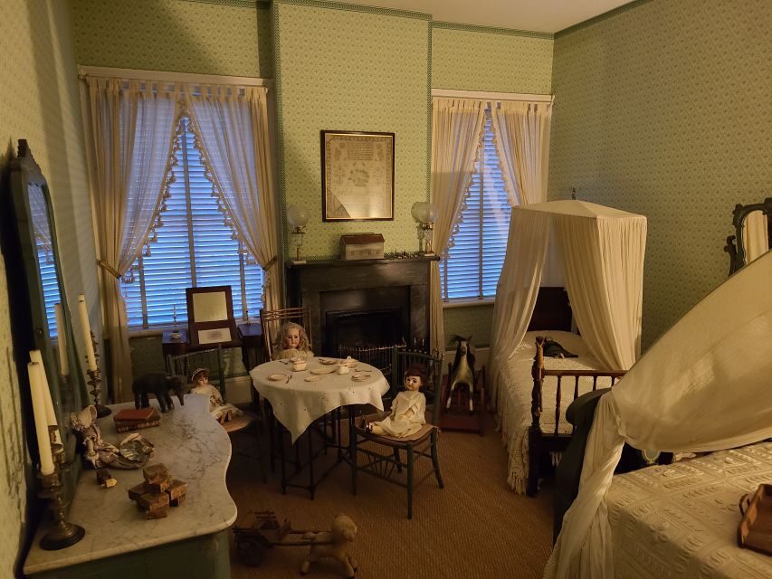 Savannah: Ghosts and Gravestones Tour with Low House Entry - Who Will Love This Tour?