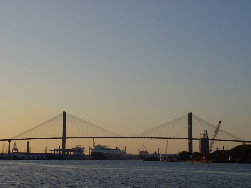 Savannah: Historic District Overview on Foot - A Detailed Look at the Savannah Historic District Walking Tour