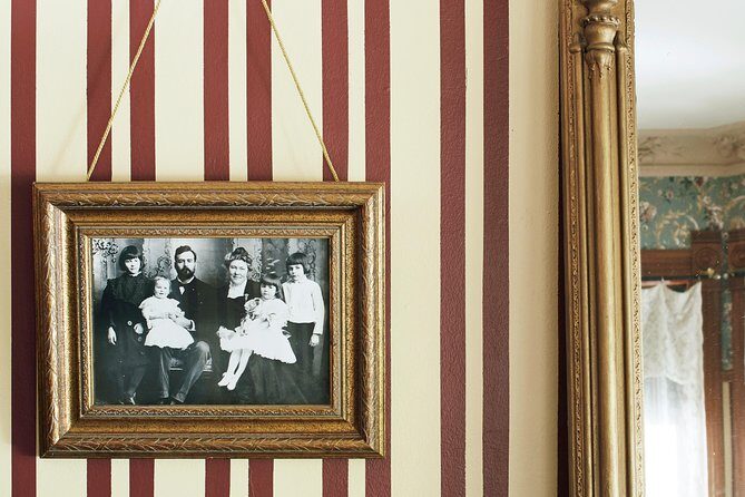 Skip the Line: Public Tour-Adult Admission Ticket (50 mins) - What to Expect from the Tour