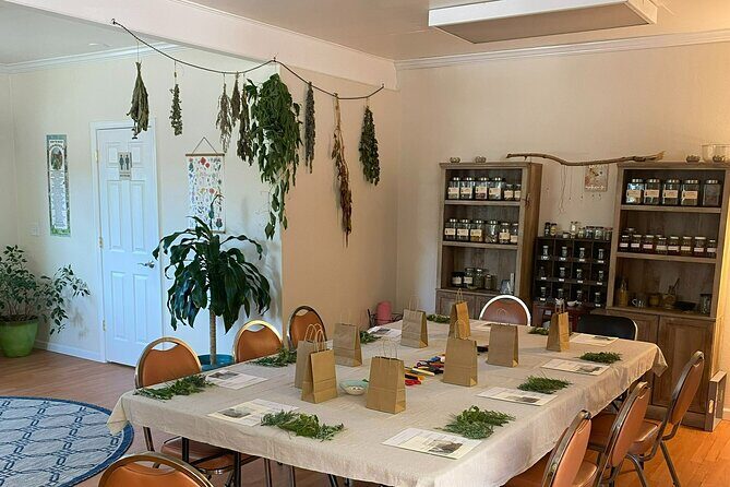 Smoke Bundle Making Workshop near Asheville - Who Should Consider This Experience?
