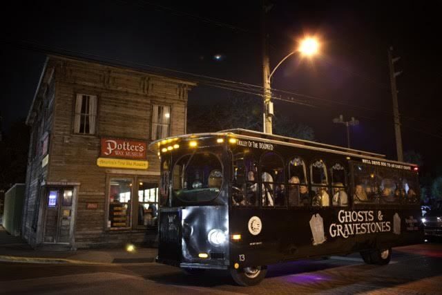St. Augustine: Ghosts and Gravestones Old Town Trolley Tour - Practical Tips for a Great Experience