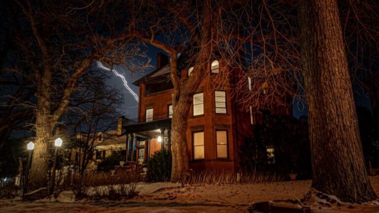 St. Paul: Twin Cities Haunts Ghost Walking Tour - Who Will Love This Tour?