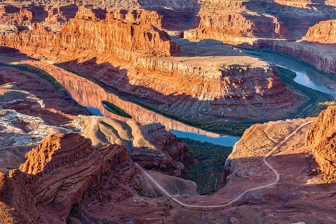 Sunrise photography in Dead Horse Point and Canyonlands National Park - Why We Think This Tour Offers Great Value