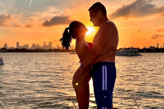 Sunset and Night Cruise of the Miami Bay Skyline on a Yacht - What to Expect on the Miami Sunset and Night Yacht Cruise