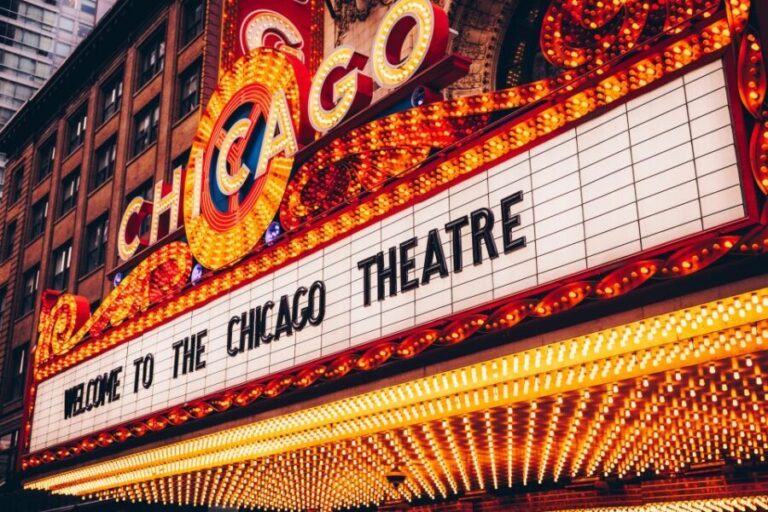 The Chicago Theatre Tour Experience - The Architectural Marvels