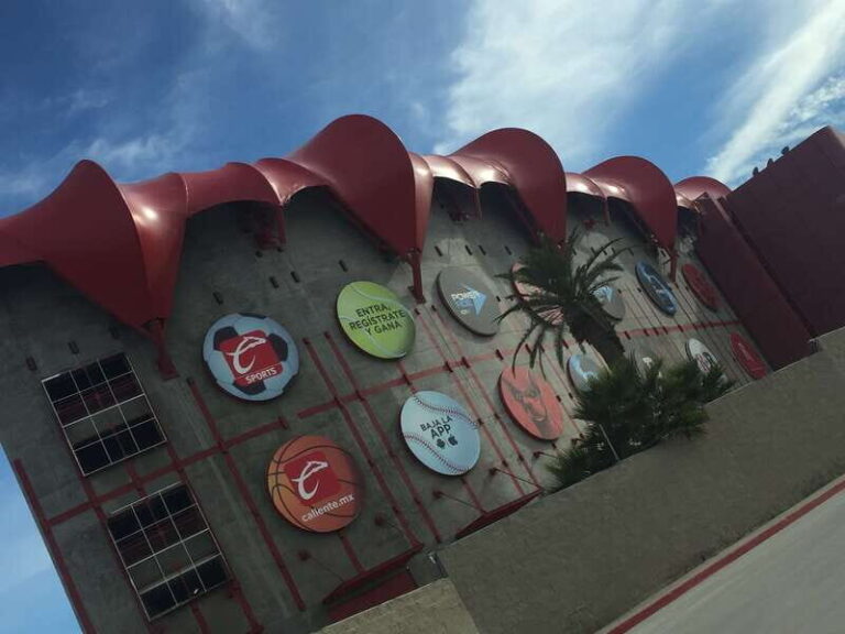 Tijuana: Guided City Tour with Local Food and Beer Tasting - Who Is This Tour Best For?