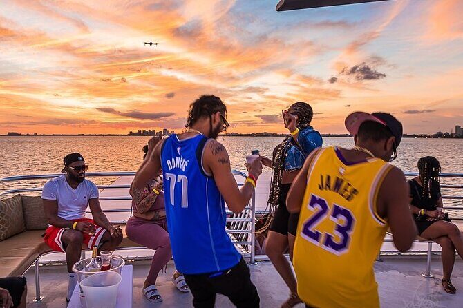 Ultimate Party in Miami : Boat Party, Party Bus & Nightclub - The Realities of the Experience