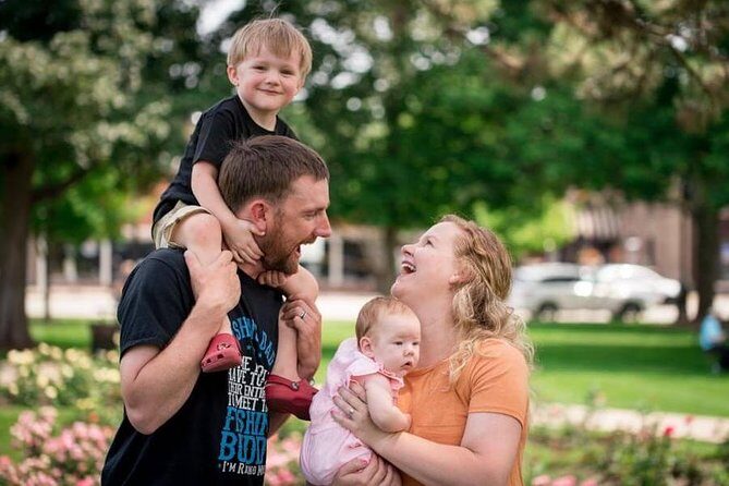 Vacation Photographer in Milwaukee - What to Expect During Your 30-Minute Photoshoot