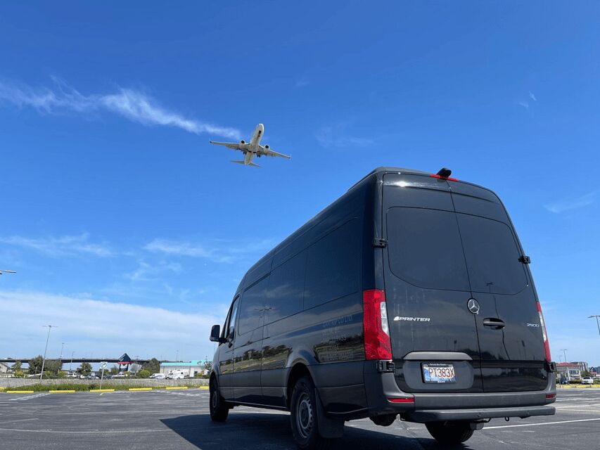 Vancouver: Airport (YVR) to Seattle Downtown (Cruise) - Who Will Love This Experience?