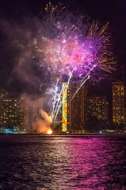 Waikiki: Friday Night Fireworks Catamaran Sail - Final Thoughts: Who Is This Tour Best For?