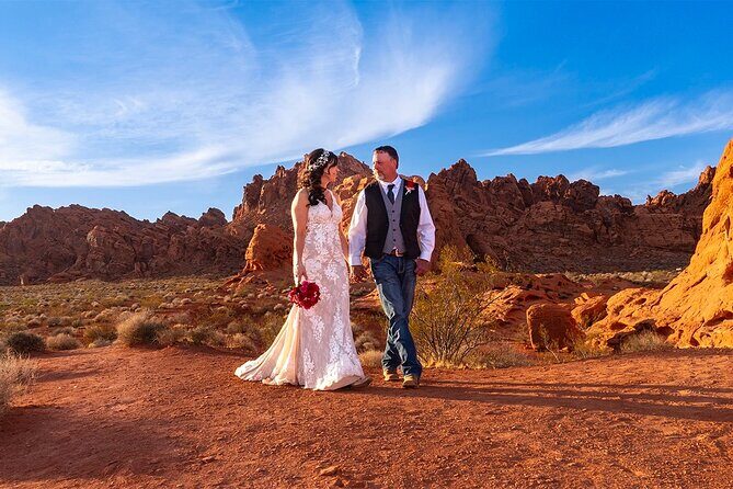 Wedding with Photographer in the Valley of Fire - The Practical Side: What You Need to Know