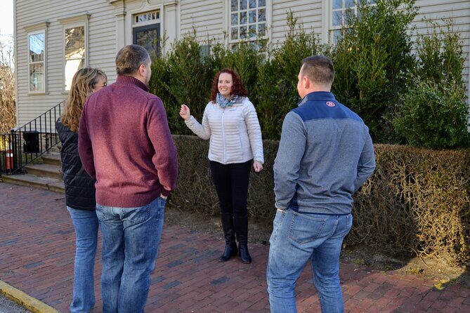 Welcome to Newport Tour - Washington Square and Colonial Architecture