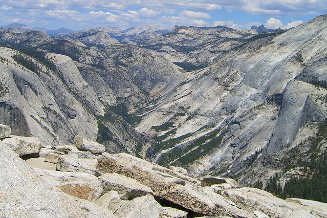 Yellowstone Rocky Mountain and California Desert 11 Day Explorer - What Makes This Tour Stand Out?