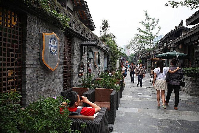 1-Day Chengdu Layover Tour: Panda Base, city central with Round Airport Transfer - The Sum Up