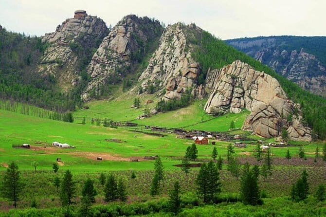 1 Day Coach Tour of Terelj National Park Including Lunch And Free Camel Ride - Who Should Consider This Tour?