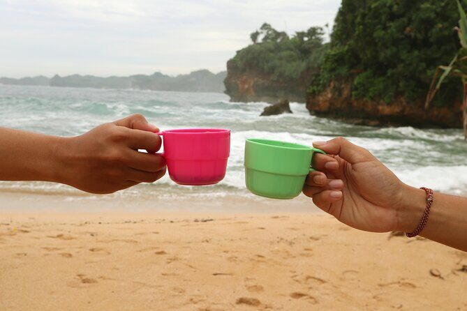 1 Day - Malang Beaches and Island Hopping // 06:30 - 17:30 - Who Should Consider This Tour?