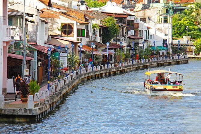 *13 Hrs Best of Melaka Full Day Flexible Van Tour w' Tour Guide - Why This Tour Offers Great Value