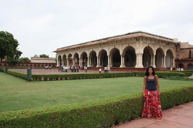 2-Day Tour to Taj Mahal, Agra from Hyderabad with Both side Commercial Flight - What Makes This Tour Stand Out?