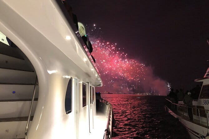2025 Chinese New Year Fireworks Open Bar Yacht Dinner Cruise HK - What Past Guests Say