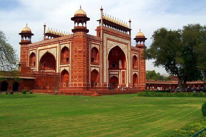3-Day Golden Triangle Luxury Tour from Delhi to Agra and Jaipur - Authentic Experiences & Practical Details