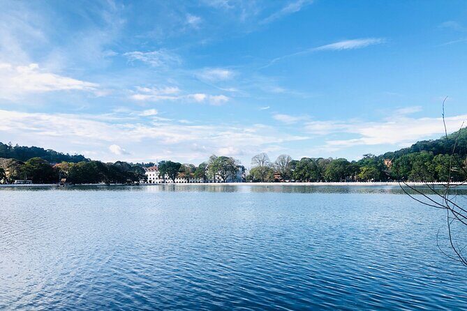 3-Day Heart of Sri Lanka, Kandy, Wonder 8 Sigiriya, Nuwara Eliya-Little England - Who Will Love This Experience?