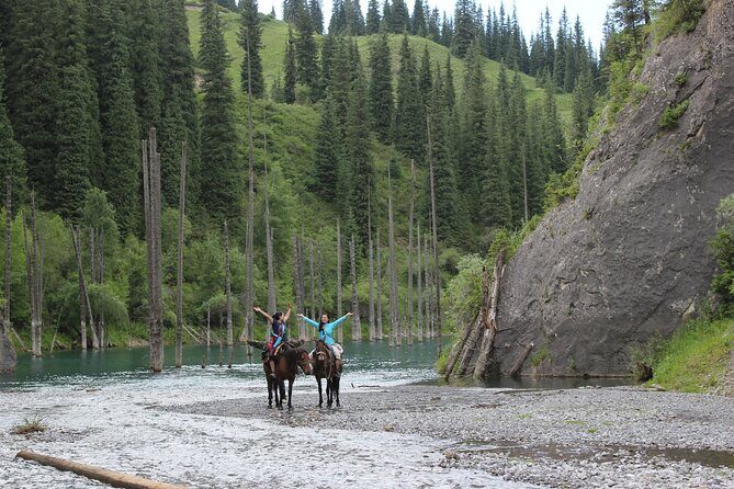 4-Day Private SUV Tour from Almaty - The most beautiful Sights - Day 2: Martian Landscapes & Mountain Trekking