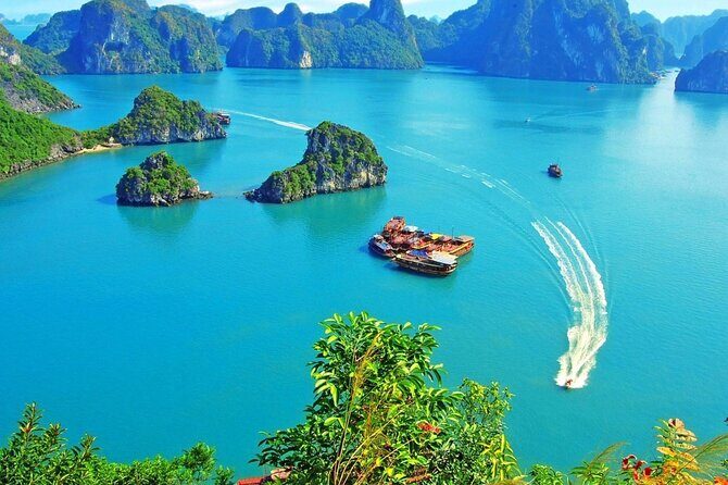 5 Days 4 Nights Highlight Vietnam Tours - Day 2: From Ancient Temples to Limestone Caves