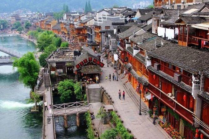 6 Days Guilin to Fenghuang & Zhangjiajie Private tour - Day 2: Fenghuang Ancient Town