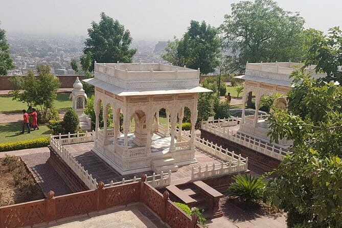 6 Nights 7 Days Rajasthan Golden Triangle (Jaipur-Jodhpur-Udaipur) - Day Two: Spiritual and Scenic Jaipur