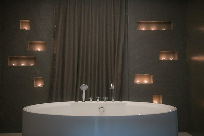 60 Mins -The Home Feet massage with Hotstone -Free Transportation - The massage process