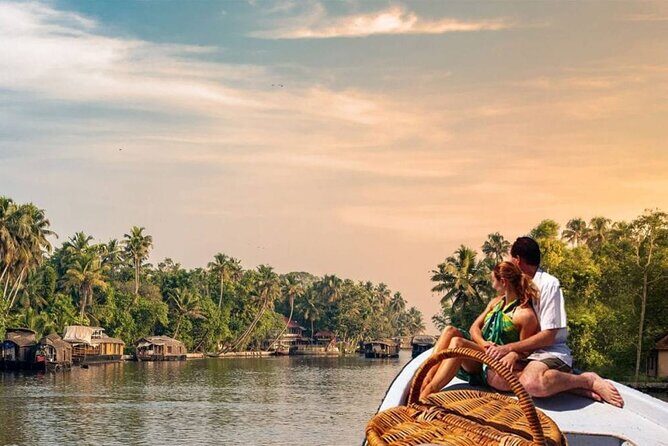 8 Days Kerala Tour Package with Houseboat Stay - Thekkady: Wildlife and Wilderness