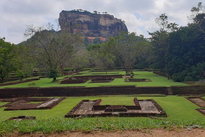 8 Days Sri Lanka round tours with privet driver, vehicle and H/B accommodations - A Complete Journey Through Sri Lanka: The Itinerary Breakdown