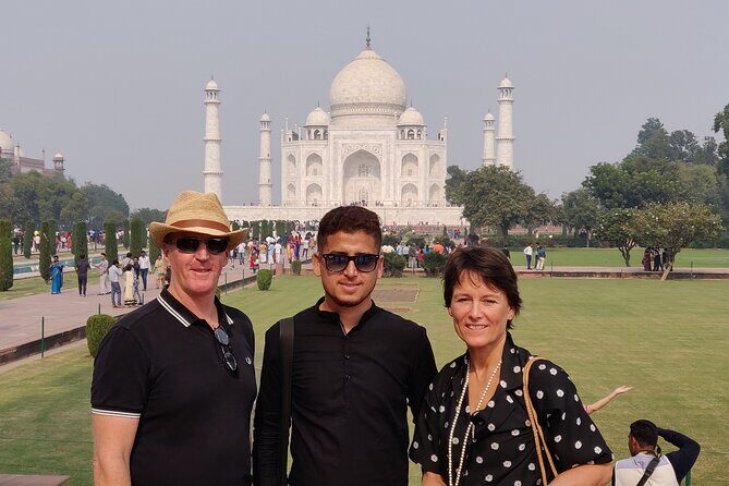 All Inclusive Taj Mahal & Agra Tour by Superfast Train From Delhi - Exploring the Taj Mahal