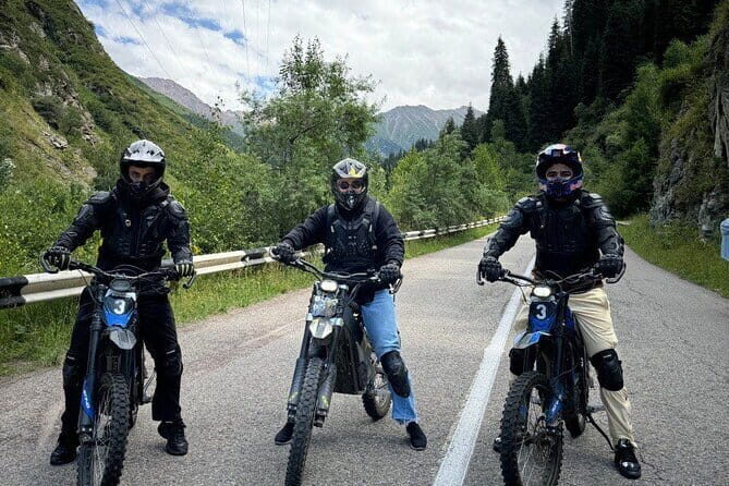 Almaty Hightlights Tour: Discover Culture, Nature, and History - Day 1: Mountain Majesty and Urban Green Spaces