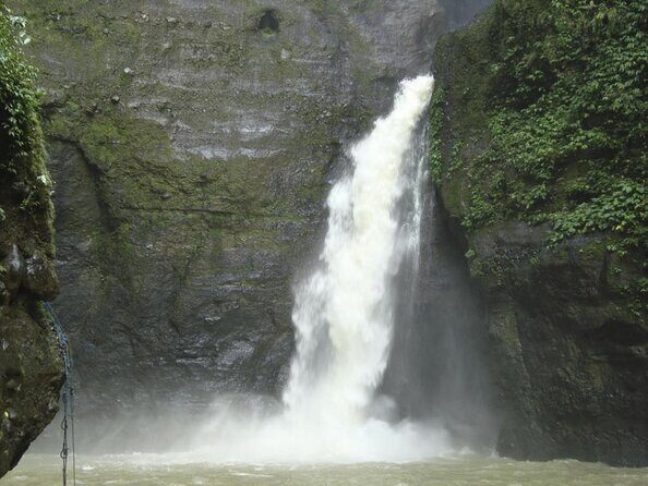 Amazing Pagsanjan Falls with Authentic filipino lunch Plus Transfers frm manila* - Who Will Love This Tour?