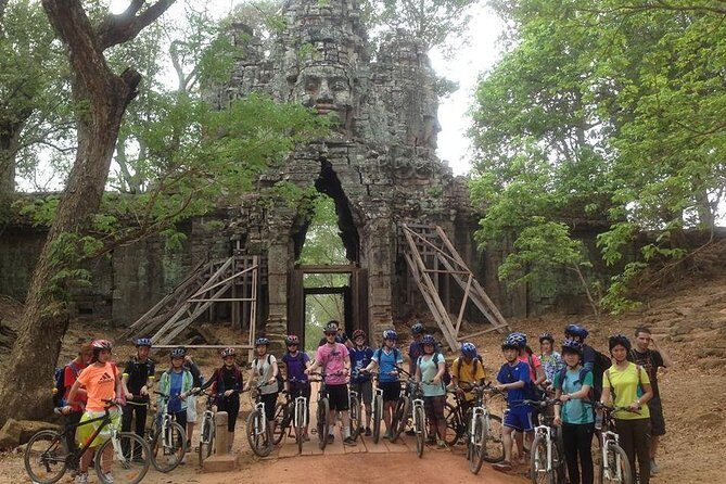 Angkor Wat & Bayon: the Smiling Temple - Who Should Consider This Tour?