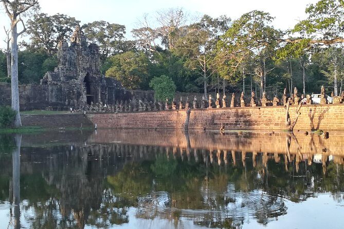 Angkor Wat Small Circuit Tour - Authentic Experiences and Tips