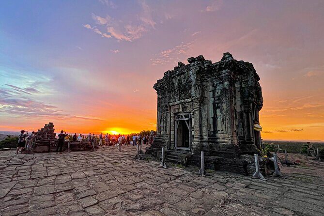 Angkor Wat Small-Group Day Tour and Sunset with Lunch Included - Who Is This Tour Best For?