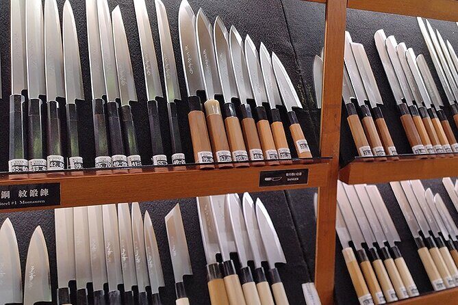 Anime shopping tour in Osaka: figures, Manga, Maid Cafe, Knife - Analyzing the Cost and Value